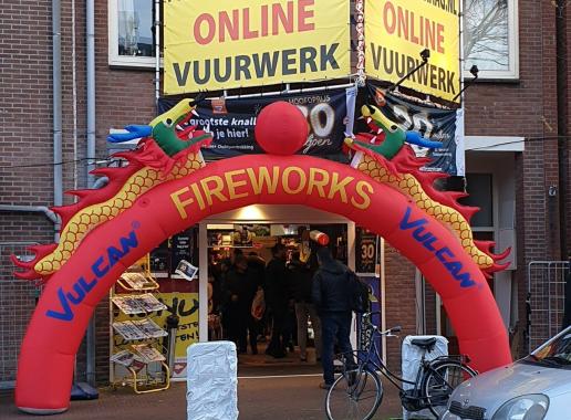 Vuurwerk winkel Foto van een winkel waar vuurwerk wordt verkocht